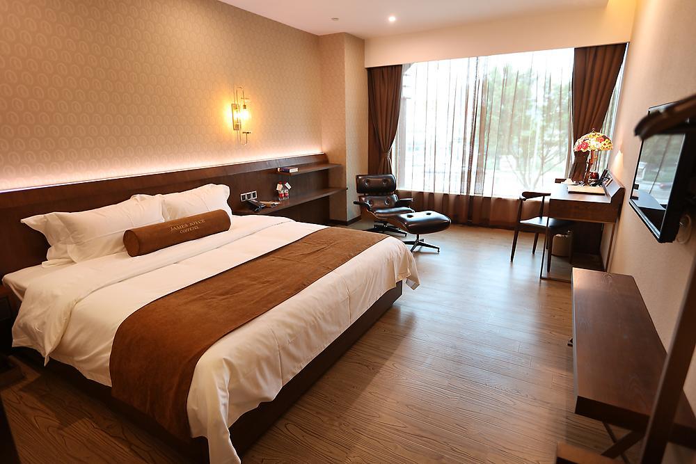 James Joyce Coffetel Hotel Guangzhou Baiyun Street North Branch Eksteriør bilde